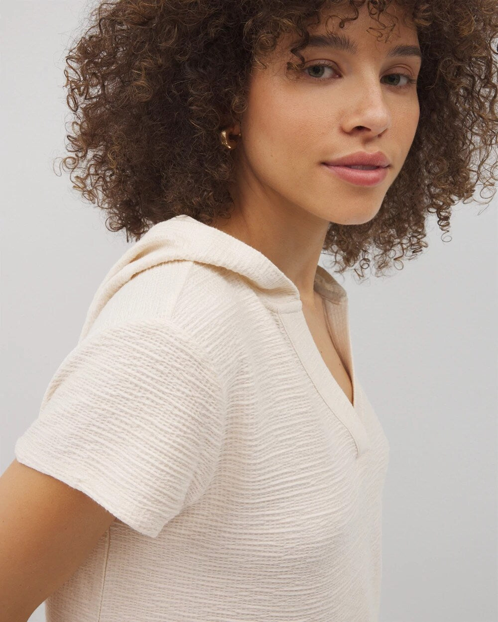 PARCHMENT Crinkle Knit Short Sleeve V-Neck Hoodie
