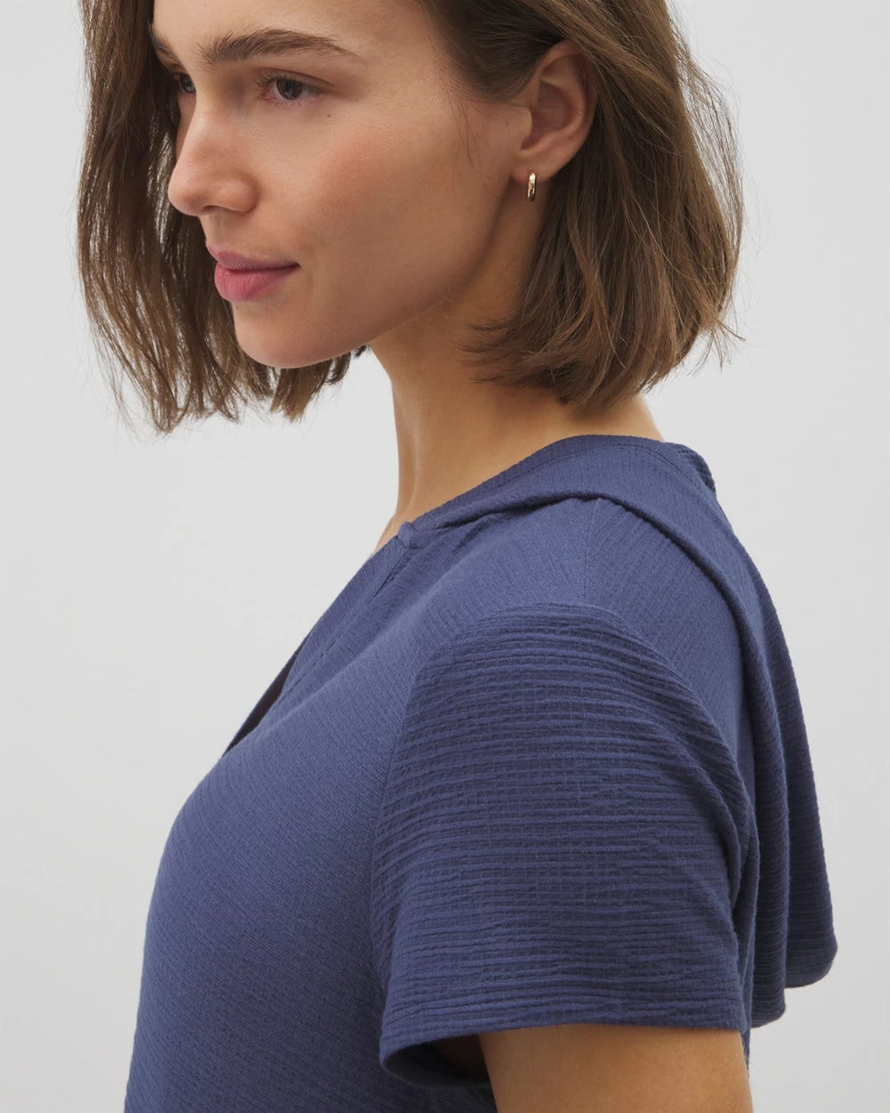 LUNAR TIDE Crinkle Knit Short Sleeve V-Neck Hoodie