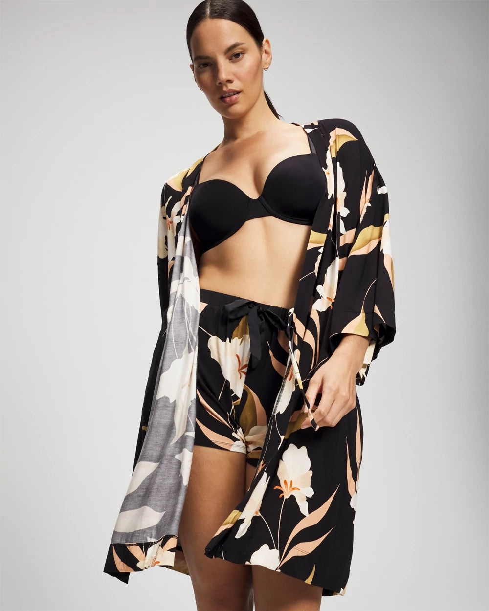 MYSTIC BLOOMS BLACK MID Short Robe
