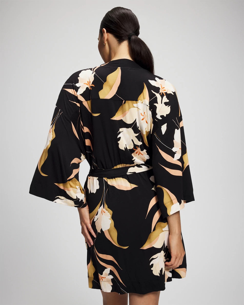 MYSTIC BLOOMS BLACK MID Short Robe