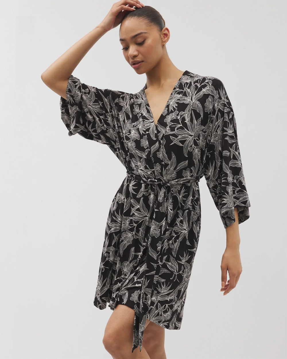PLUMERIA BLOOMS BLK CH Short Robe