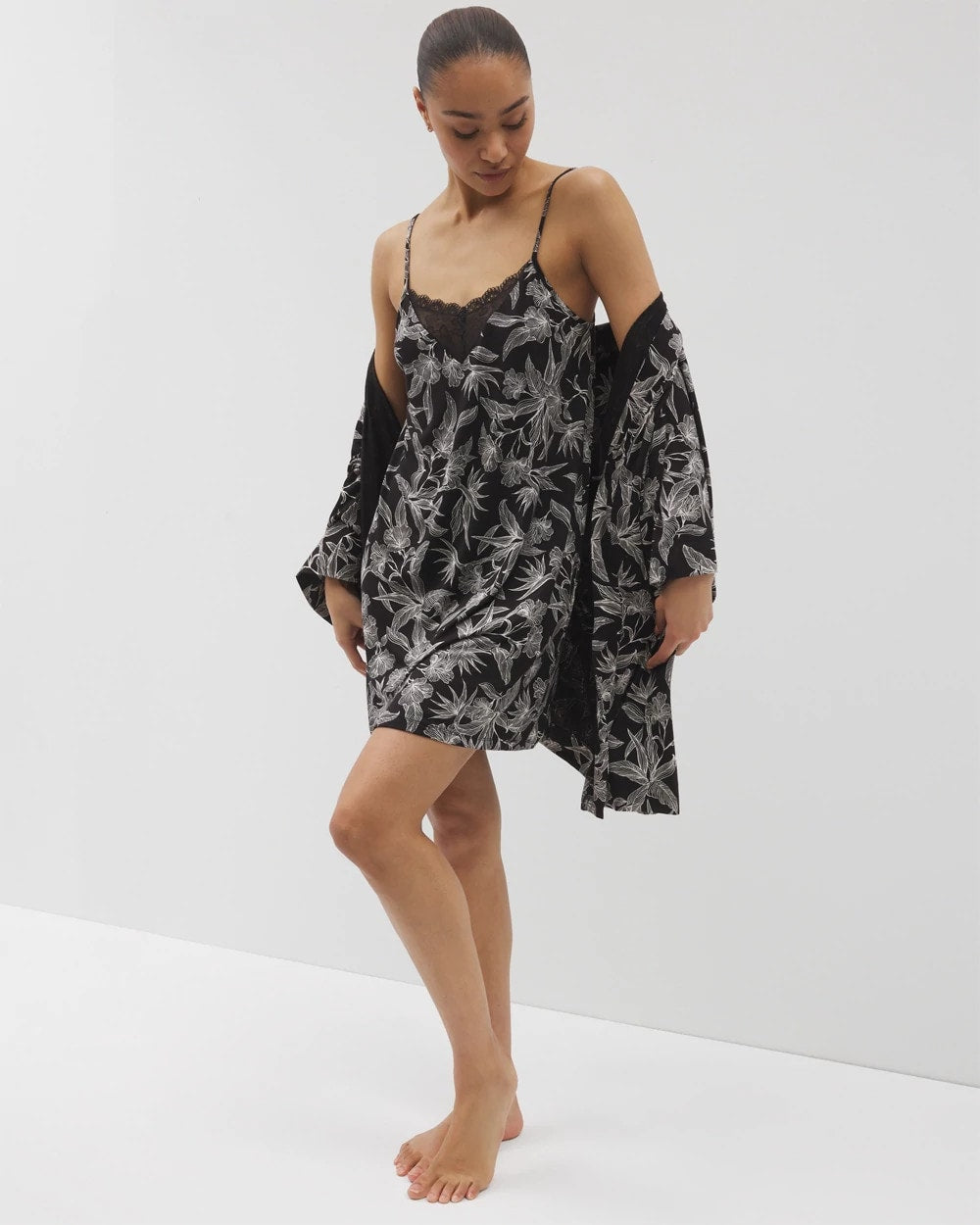 PLUMERIA BLOOMS BLK CH Short Robe