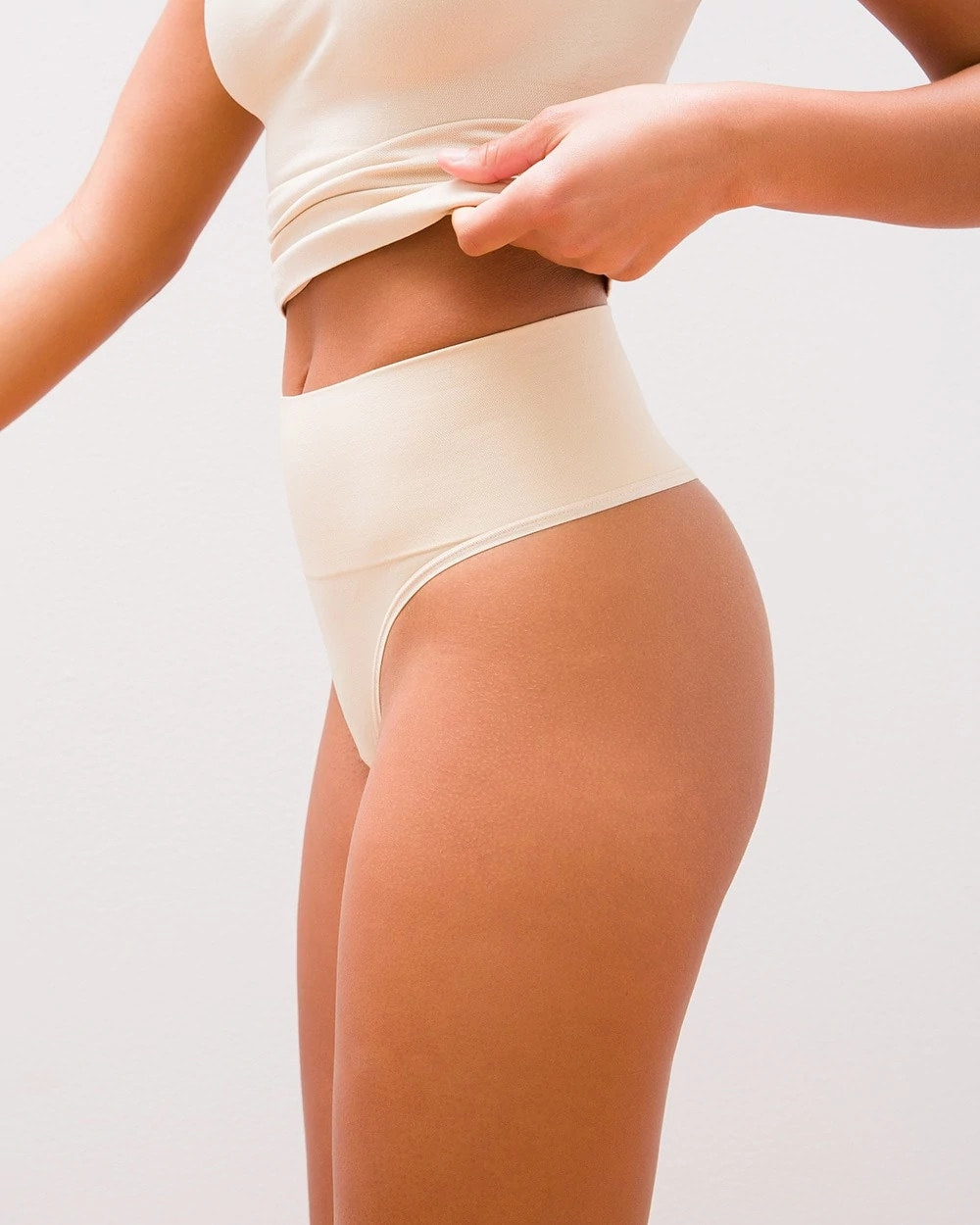 FRAPPE Seamless Ultralight Smoothing Thong