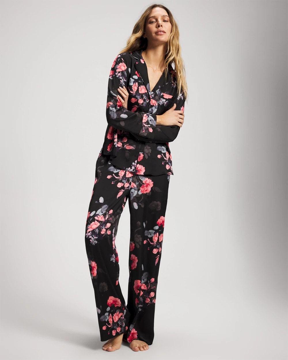 FLORAL DREAMS GRAND BLACK Long Sleeve Notch Collar Pajama Top
