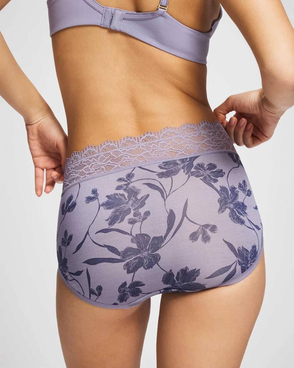 REFLECTION BLOOMS M LAV Brief Panty with Enchanting Lace