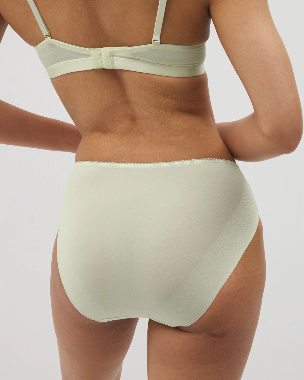 ALOE WASH Edge High-Leg Panty with Lace