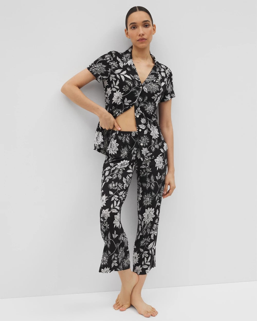 MEANDERING GARDEN BLACK Cropped Pajama Pants