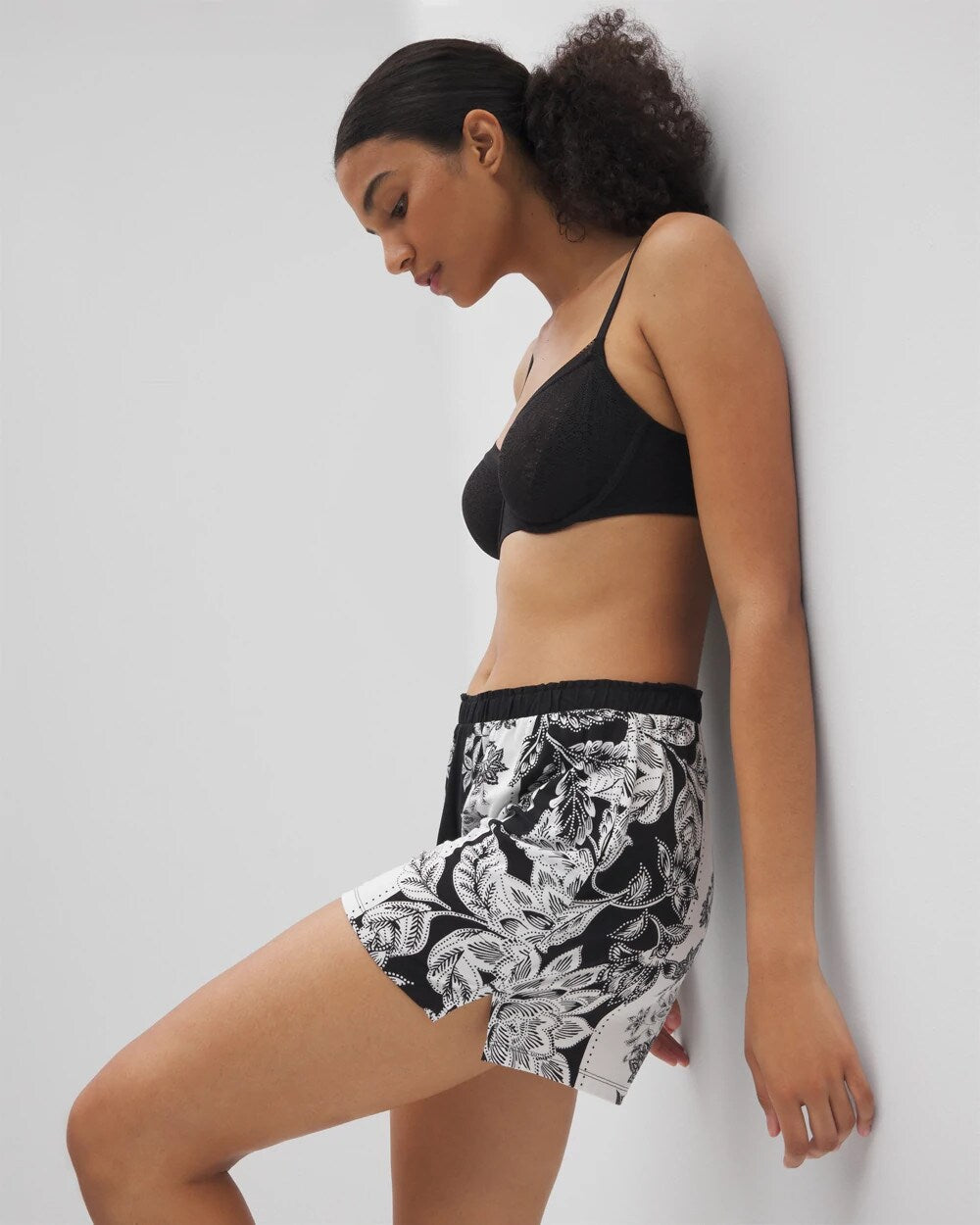 STAMPED FLORAL SCARF BLK Pajama Shorts