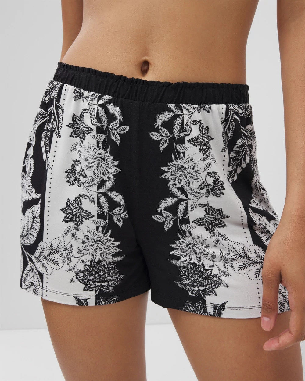 STAMPED FLORAL SCARF BLK Pajama Shorts