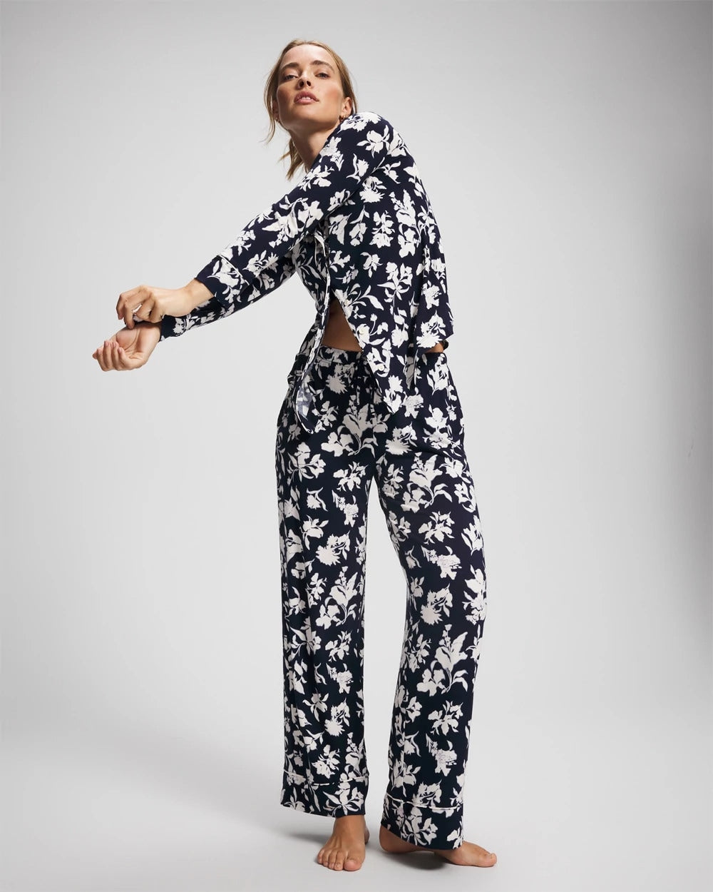 SERENITY PETALS NAVY Printed Pajama Pant