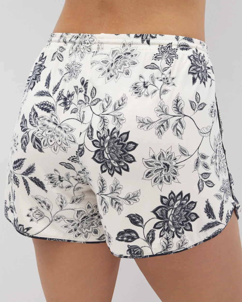 MEANDERING GARDEN CHAMP Printed Pajama Shorts
