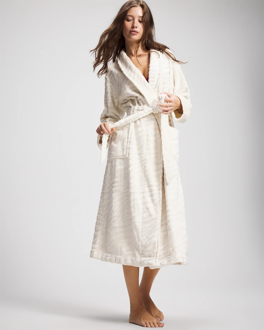 CHAMPAGNE DREAMS Textured Plush Long Robe