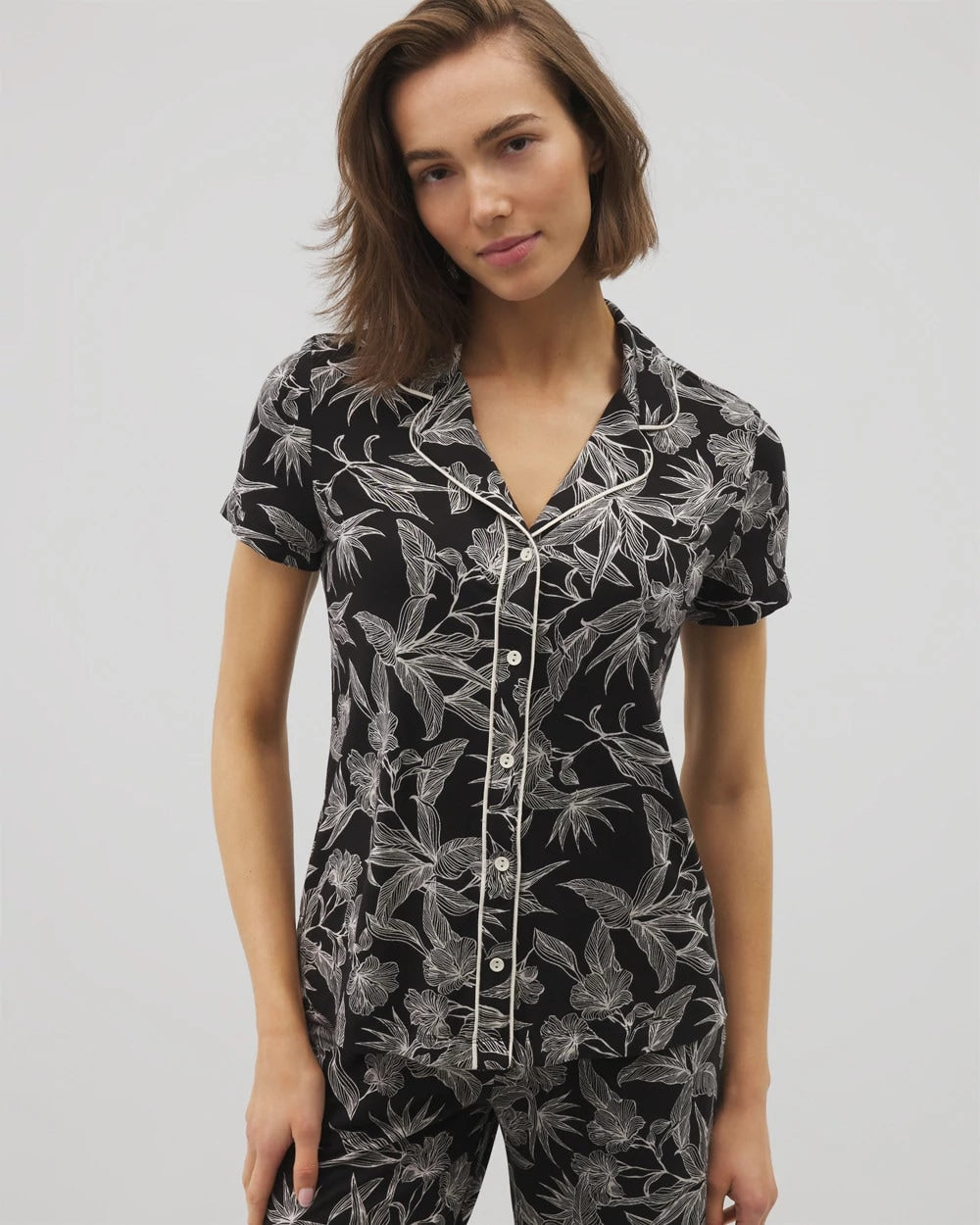 PLUMERIA BLOOMS BLK CH Piped Short Sleeve Notch Collar Pajama Top