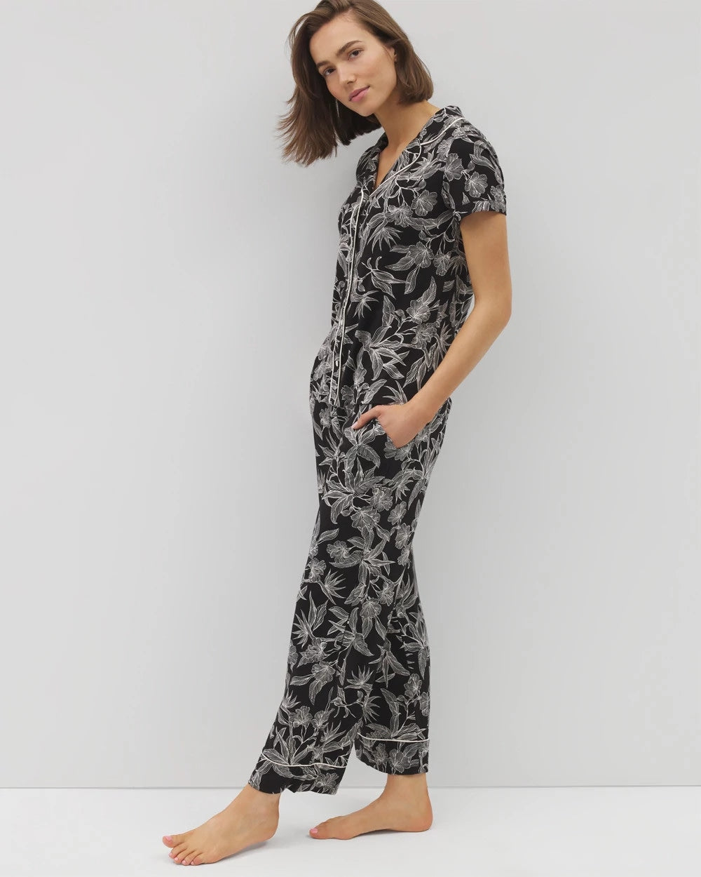 PLUMERIA BLOOMS BLK CH Piped Short Sleeve Notch Collar Pajama Top