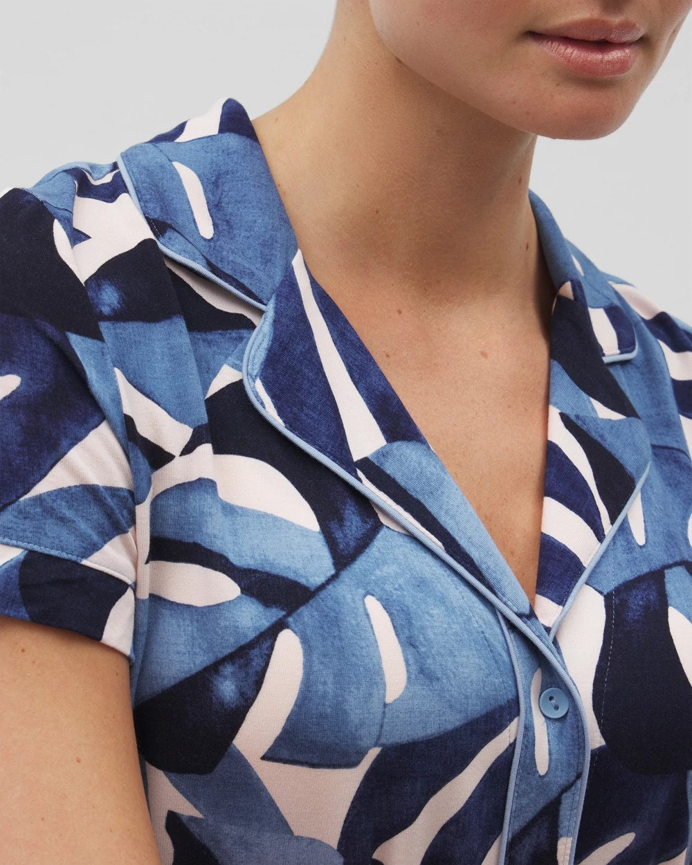 TROPICAL BREEZE SKY Piped Short Sleeve Notch Collar Pajama Top