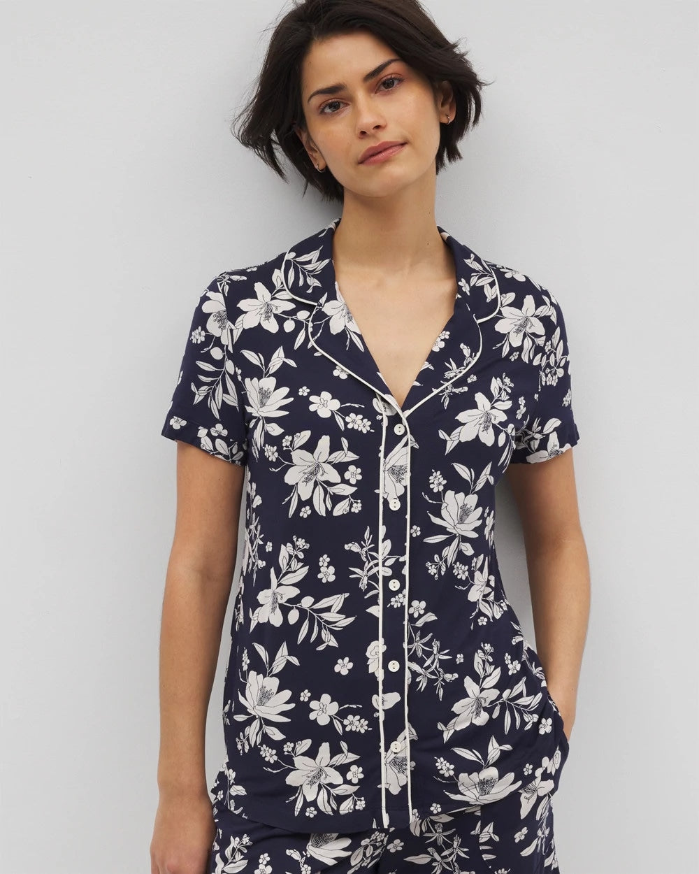 PLUMERIA DREAM NAVY Piped Short Sleeve Notch Collar Pajama Top