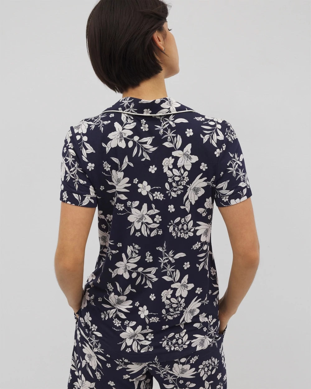 PLUMERIA DREAM NAVY Piped Short Sleeve Notch Collar Pajama Top