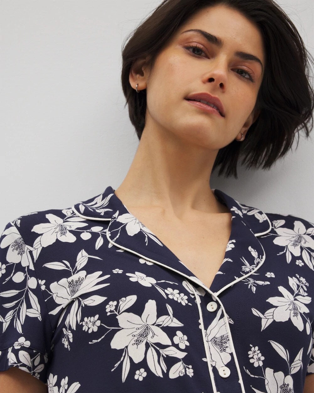 PLUMERIA DREAM NAVY Piped Short Sleeve Notch Collar Pajama Top