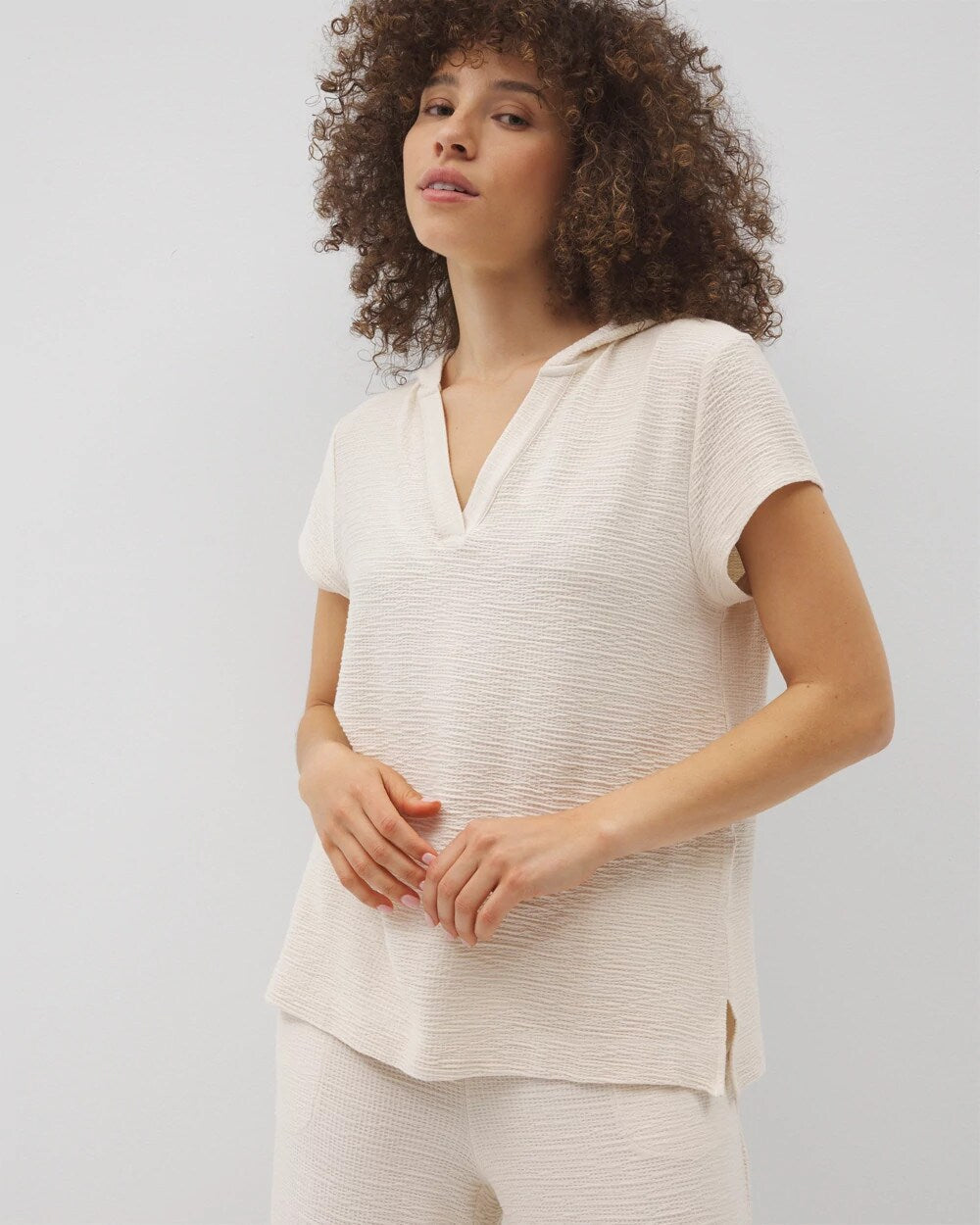 PARCHMENT Crinkle Knit Short Sleeve V-Neck Hoodie