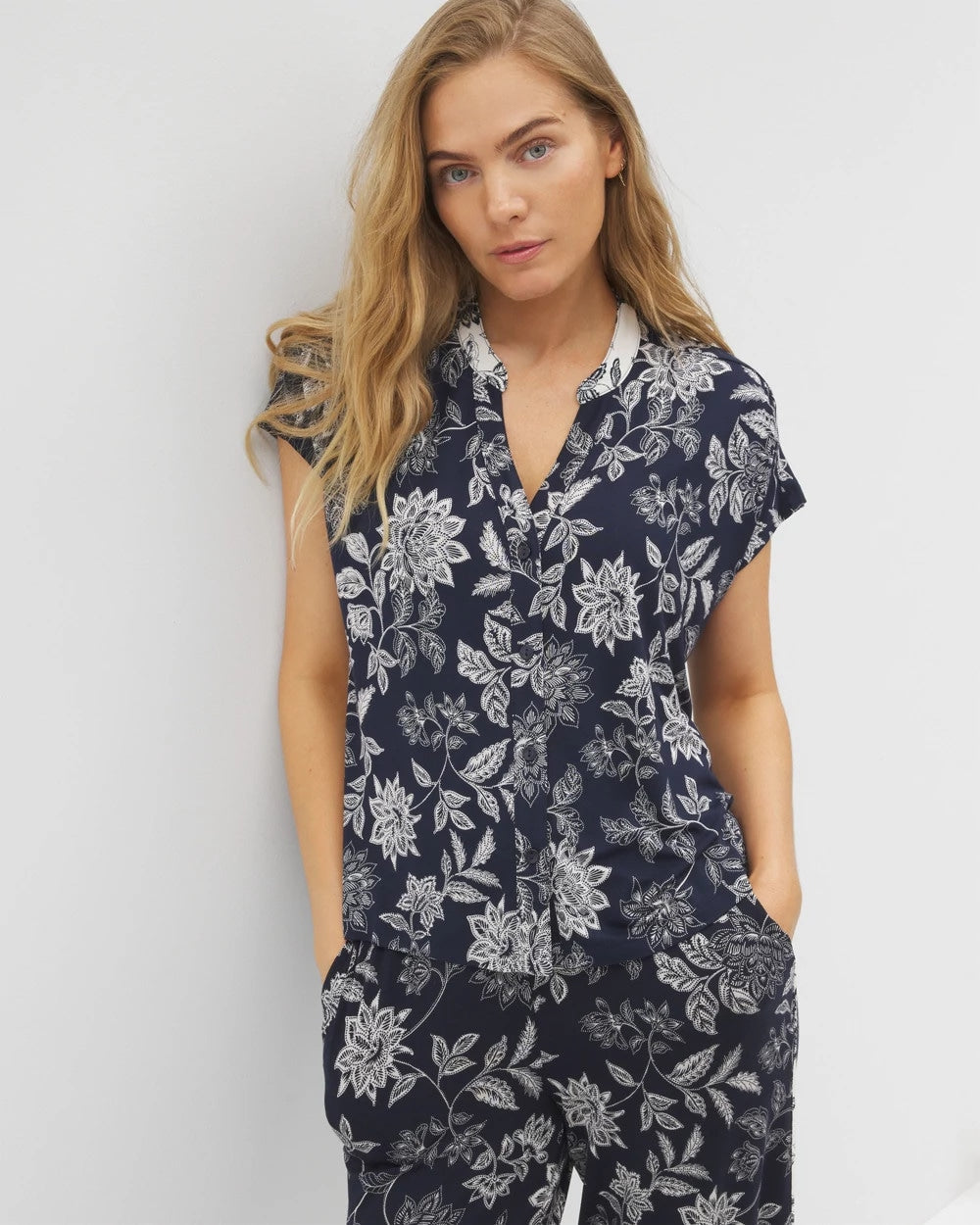 MEANDERING GARDEN NAVY Mandarin Collar Short Sleeve Pajama Top
