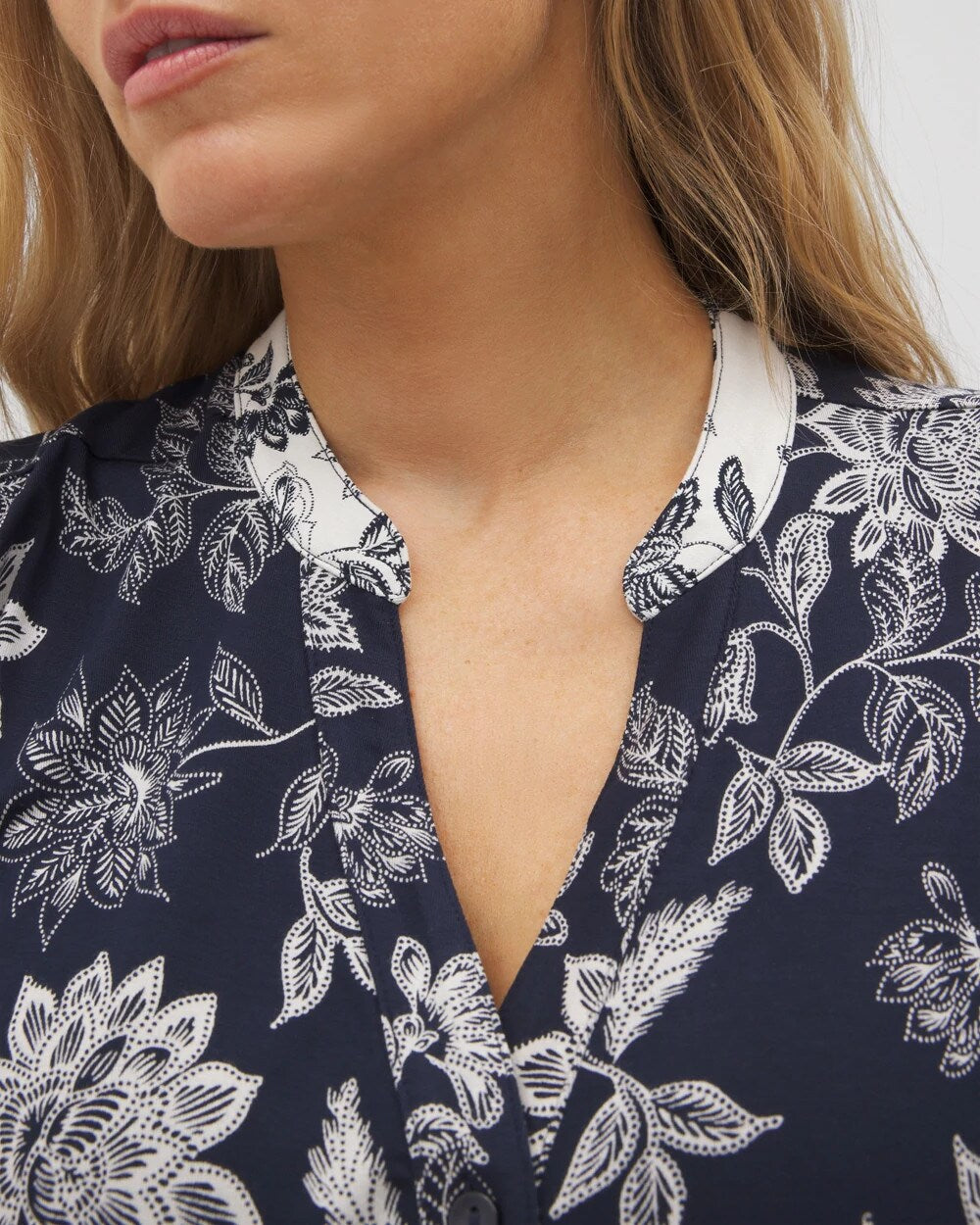 MEANDERING GARDEN NAVY Mandarin Collar Short Sleeve Pajama Top