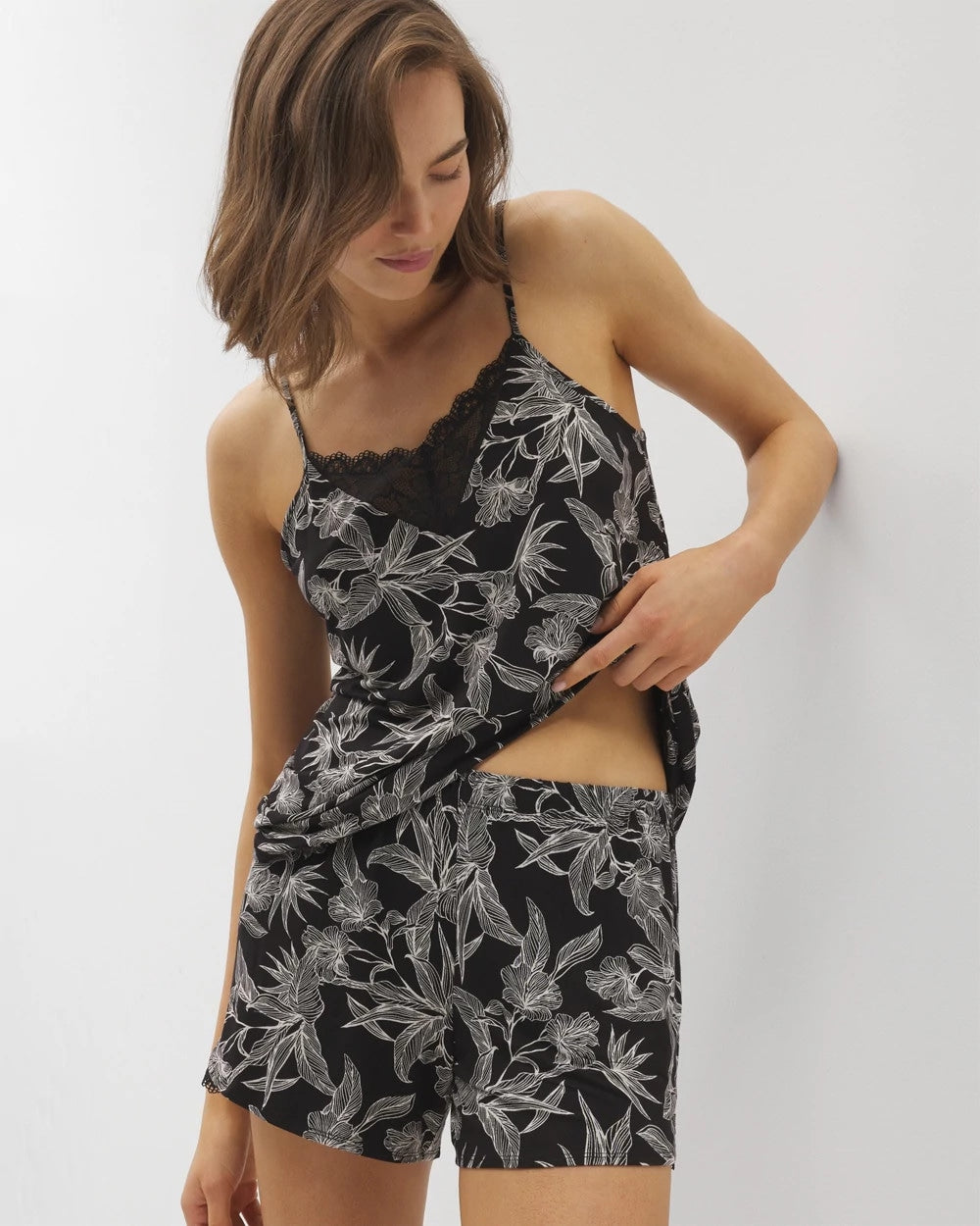 PLUMERIA BLOOMS BLK CH Lace-Trim Pajama Shorts