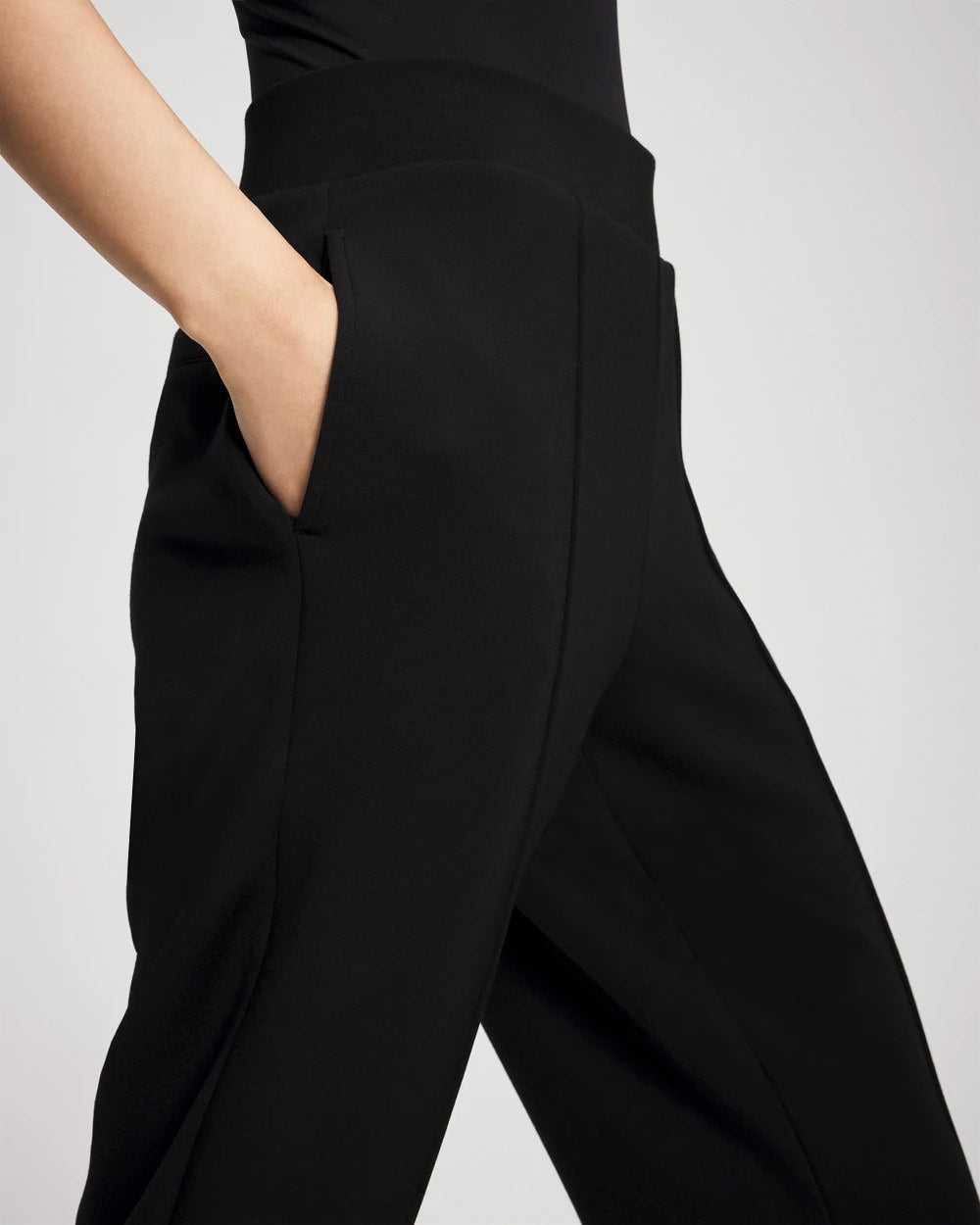 BLACK Tapered Pant