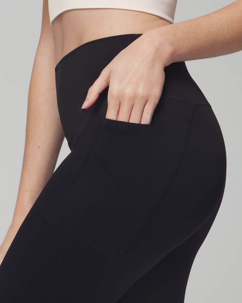 BLACK 24/7 High-Waist Crop Leggings