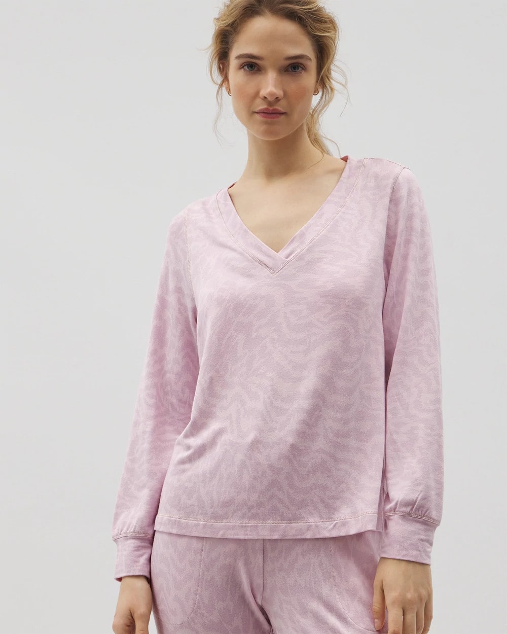 CANT BE TAMED LILAC Long-Sleeve V-Neck Pajama Top