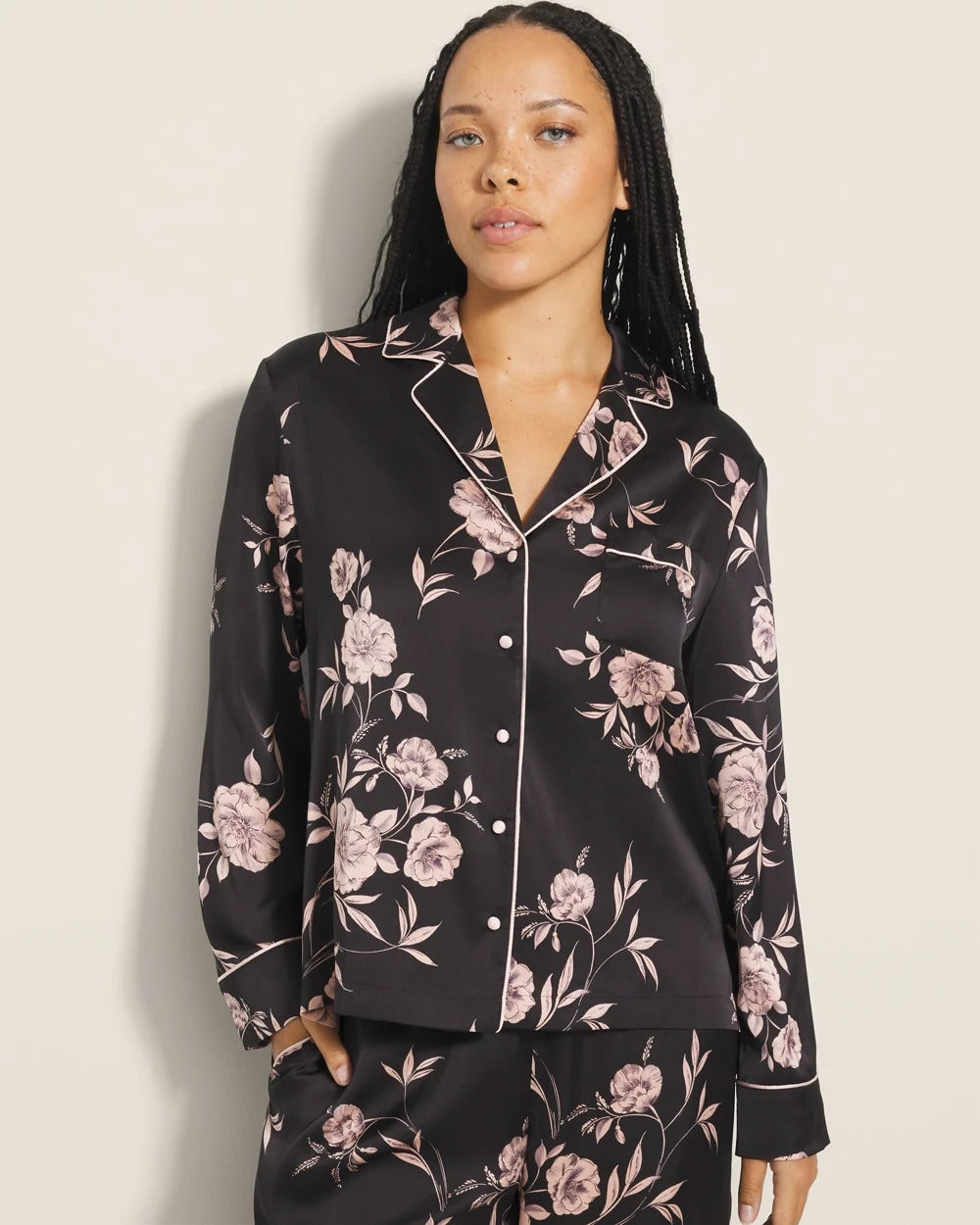 NOSTALGIA FLORA BLACK Long-Sleeve Notch Collar Pajama Top