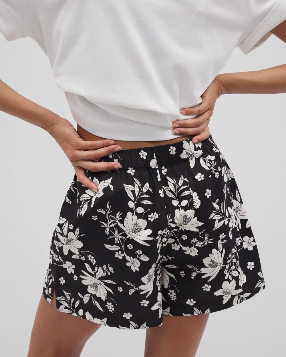PLUMERIA DREAM BLACK Pajama Shorts