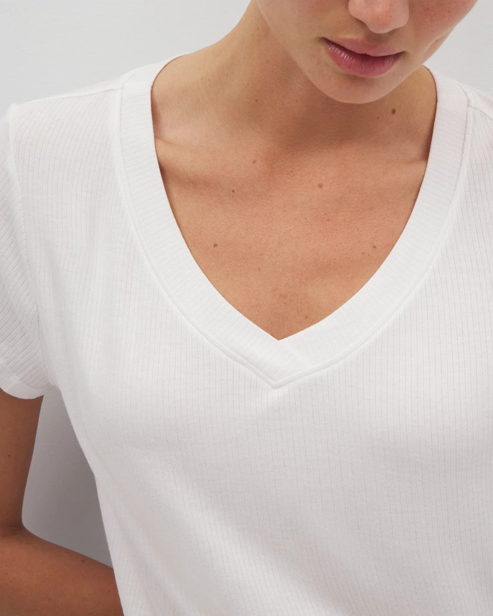 OPTIC WHITE Rib Knit V-Neck Tee