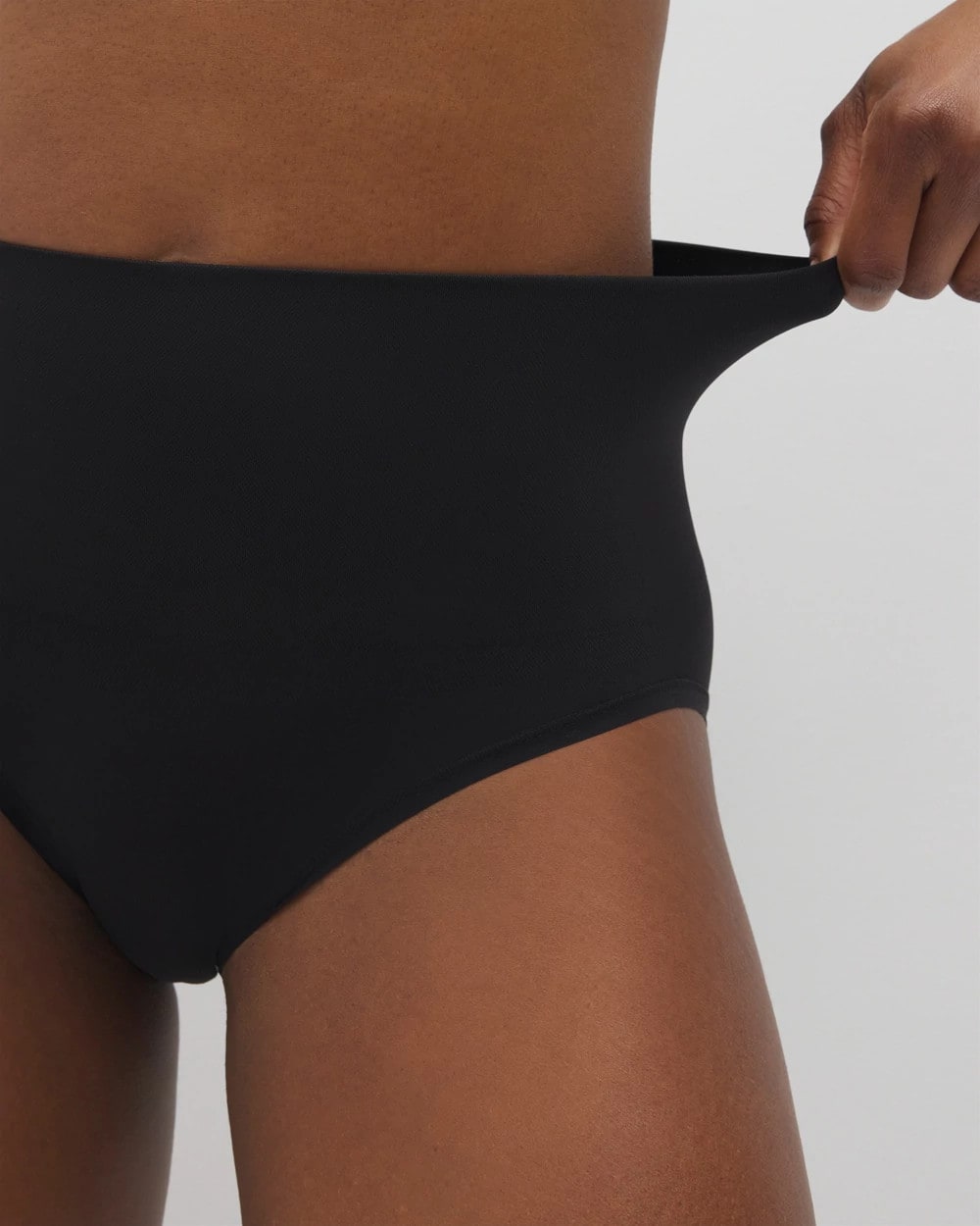 BLACK Mid-Level Shaping Seamless Brief