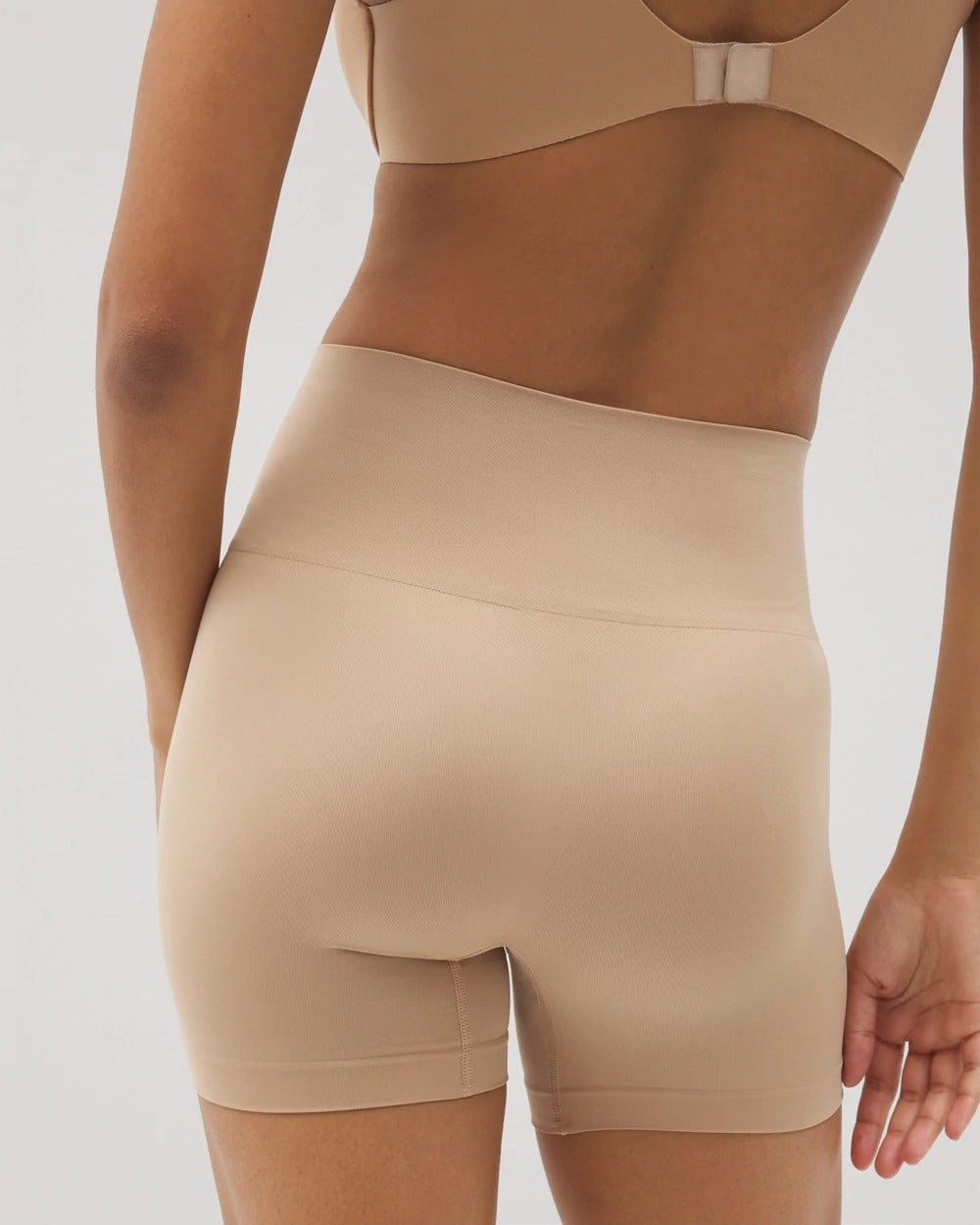WARM AMBER Mid-Level Shaping Seamless Shorts