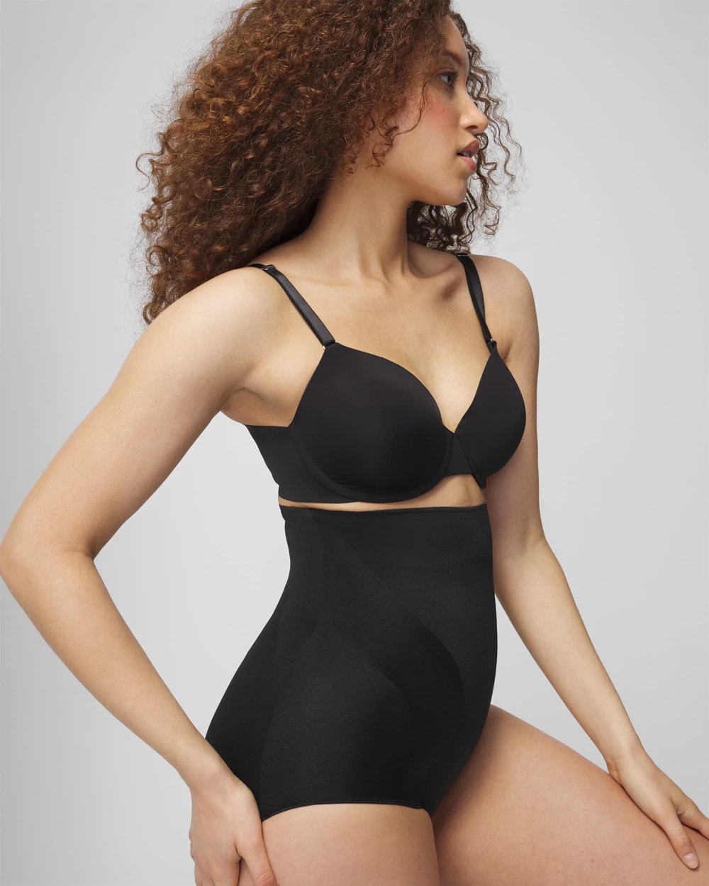 BLACK Mid-Level Shaping Vanishing Edge High-Waist Brief