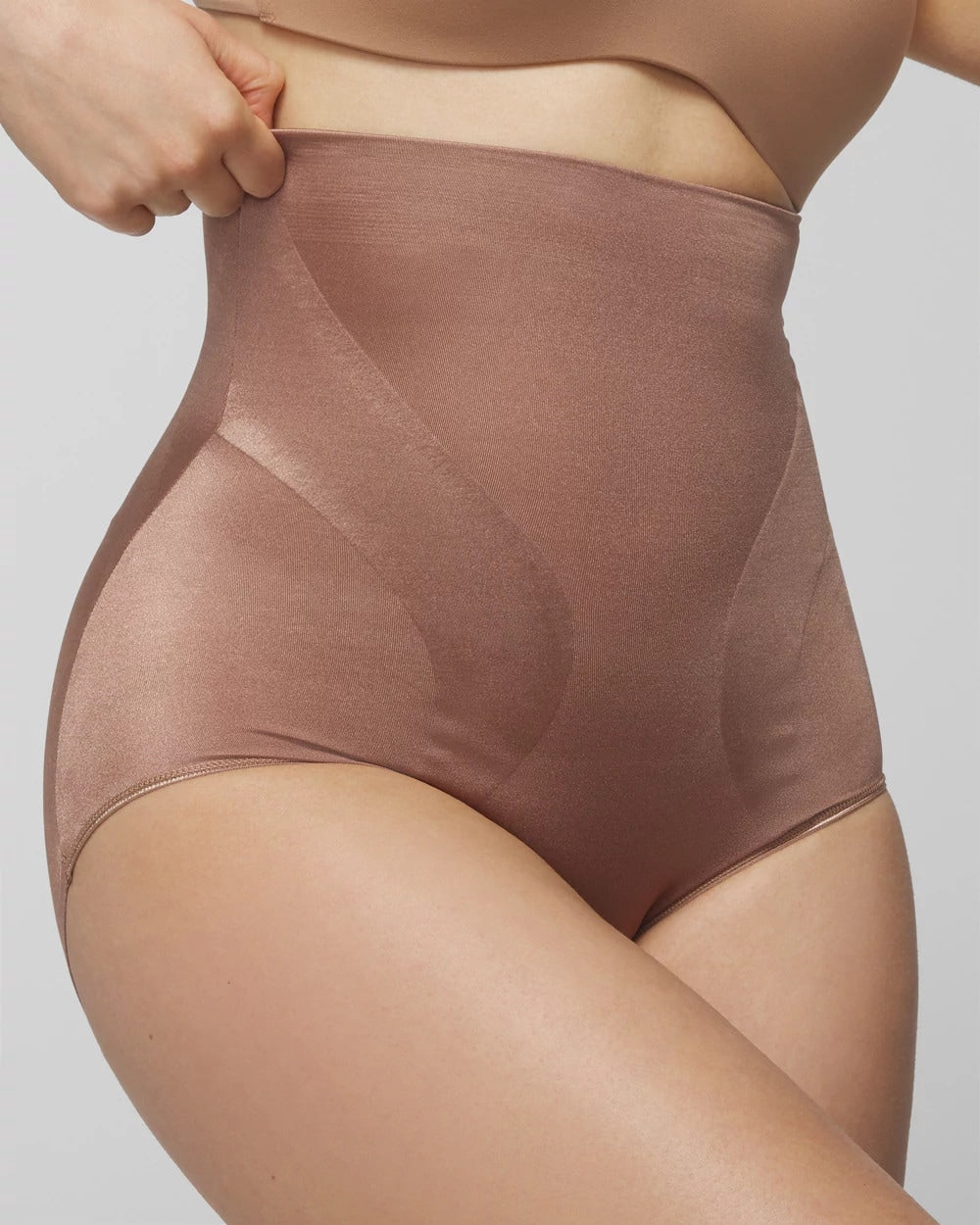 WARM SIENNA Mid-Level Shaping Vanishing Edge High-Waist Brief