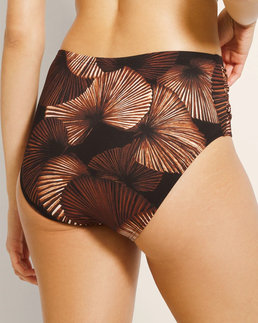 LOVINA BEACH PALM M BLK Ruched High-Waisted Bikini Bottoms
