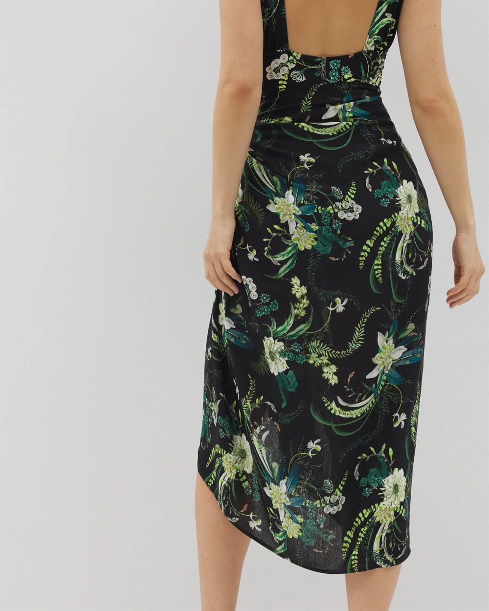 TROPICAL TWIST BLACK Rayon Crepe Pareo